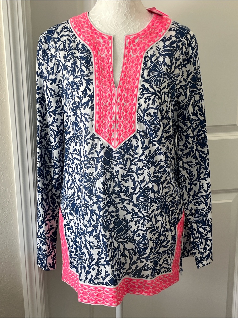 Lilly Pulitzer Ocean Cove Tunic OysterBay Blue Krillin it.Hot Pink Embroidery